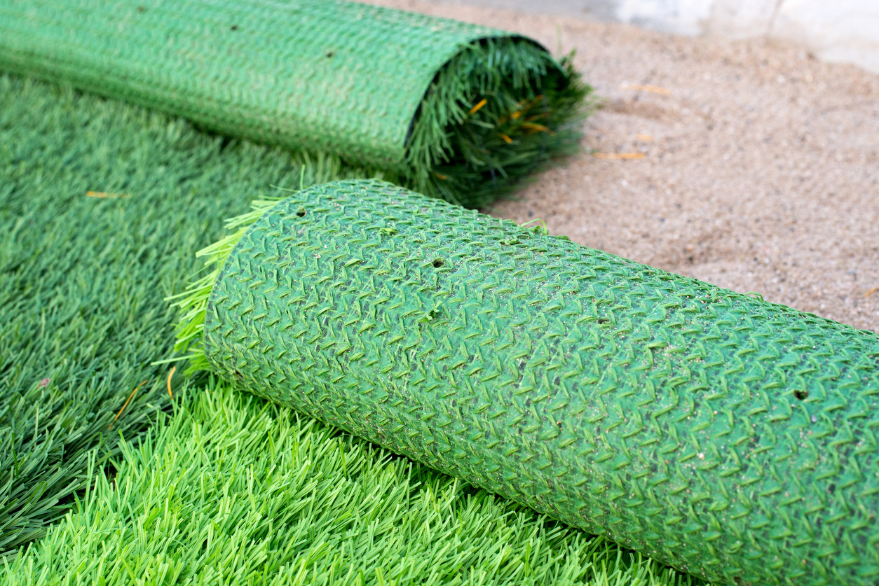 A Clean Sweep: The Role of Antimicrobial Infill in Synthetic Lawn Maintenance