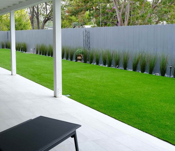 Costco vs. Smart Turf: Making the Right Choice for Your Landscaping Project