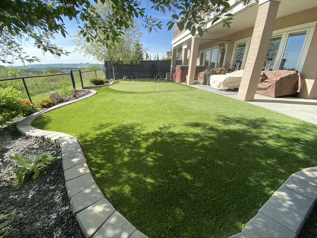 Improve Your Short Game with a Synthetic Grass Putting Green 3