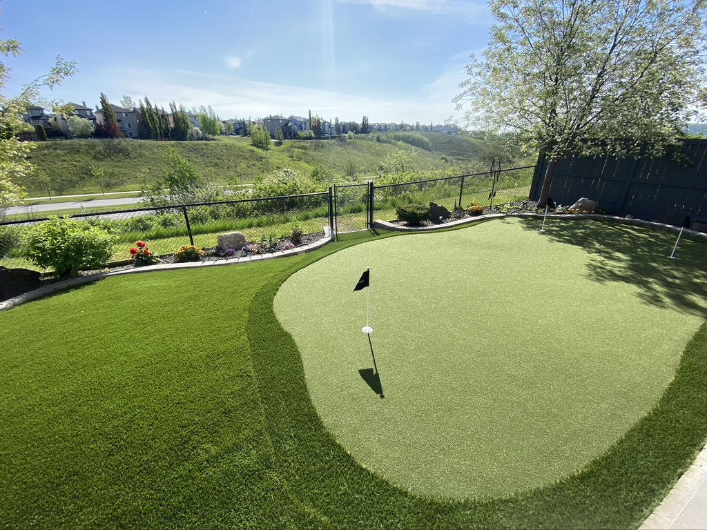 Improve Your Short Game with a Synthetic Grass Putting Green 5